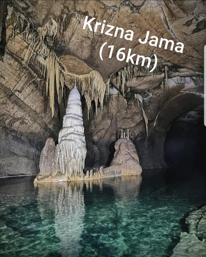 Planinski Dom Na Travni Gori Sodrazica Exterior foto